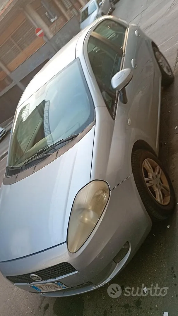 Fiat Grande Punto 2009 photo 3