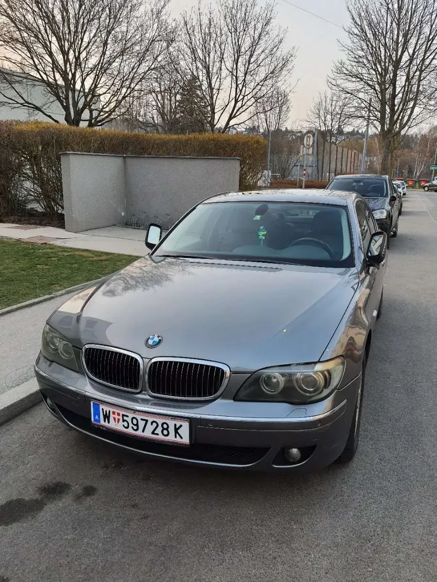 BMW 7 Series 2006 photo 2