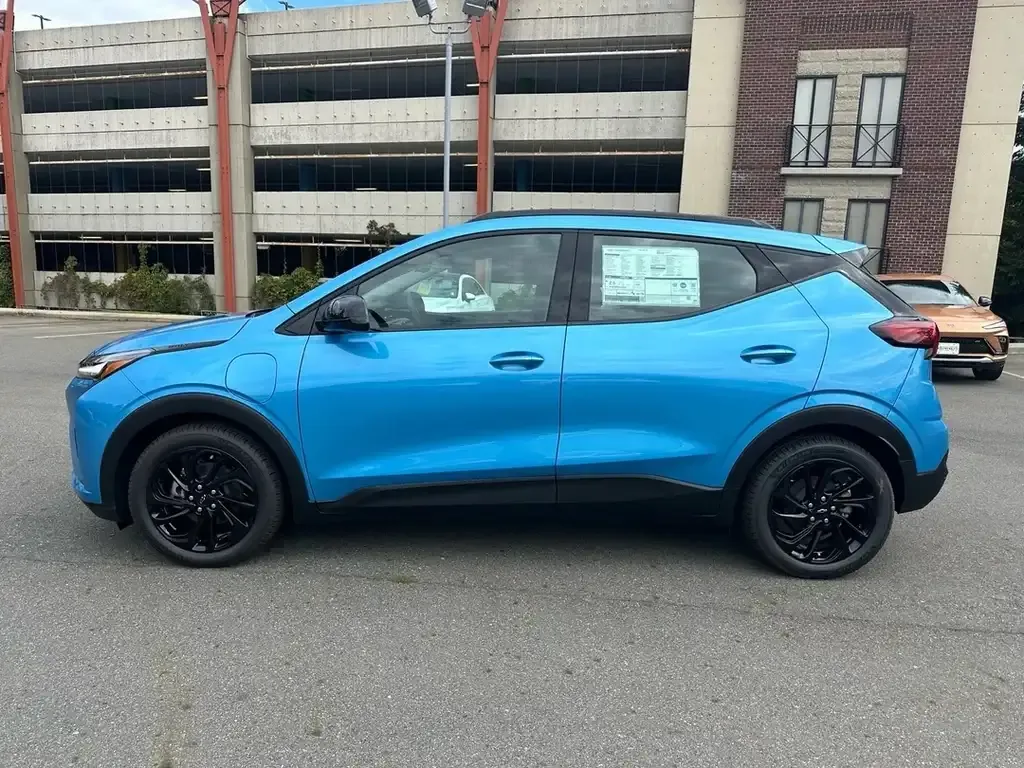 Chevrolet Bolt 2027 photo 2