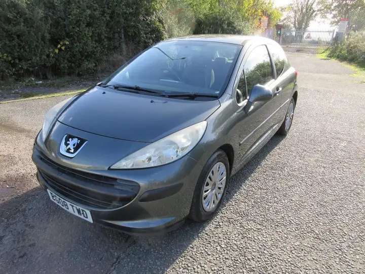 Peugeot 207 2008 photo 3