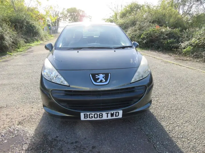 Peugeot 207 2008 photo 2