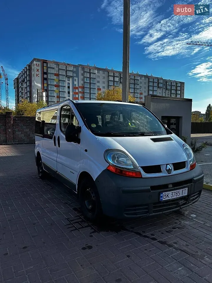 Renault Trafic 2003 photo 2