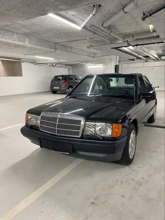 Mercedes-Benz 190 1989 photo 2
