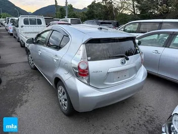 Toyota Aqua 2014 photo 3