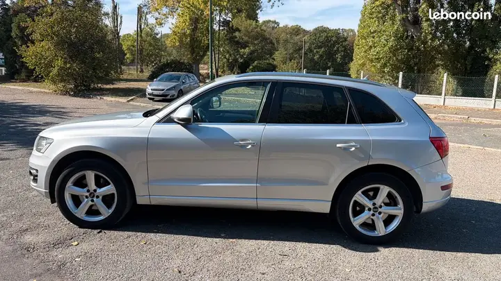 Audi Q5 2010 photo 2