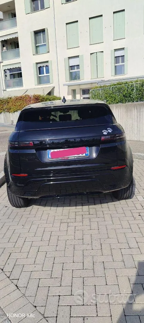 Land Rover Range Rover Evoque 2024 photo 2