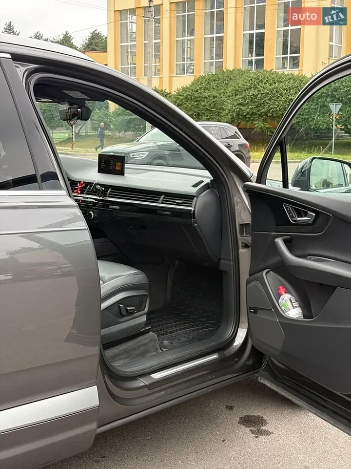 Audi Q7 2018 photo 5