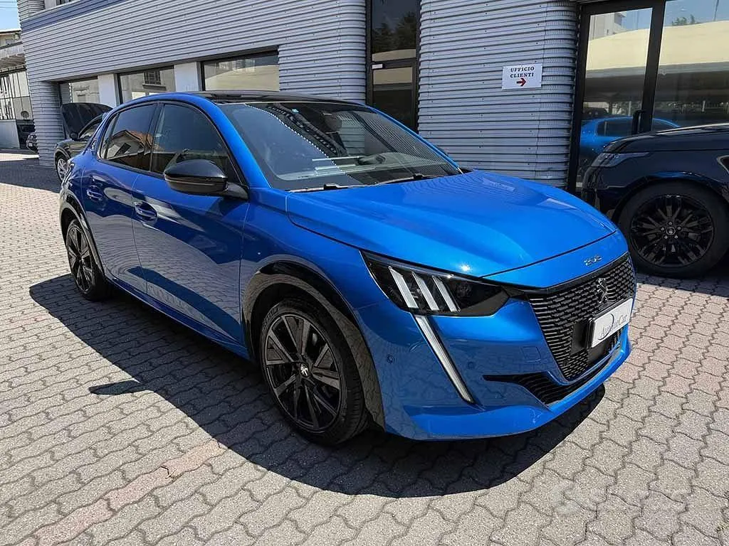 Peugeot 208 2022 photo 3