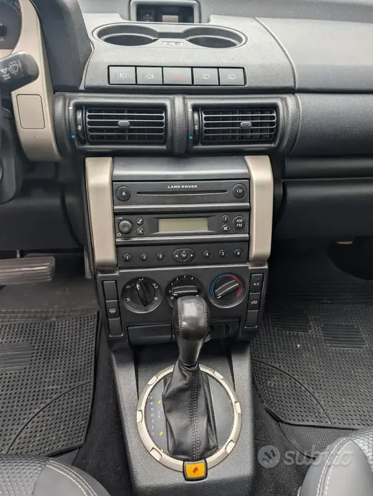 Land Rover Freelander 2005 photo 5