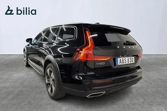 Volvo V60 Cross Country 2022 photo 3