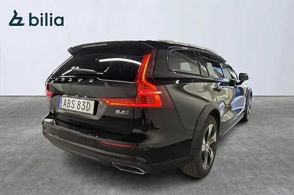 Volvo V60 Cross Country 2022 photo 4
