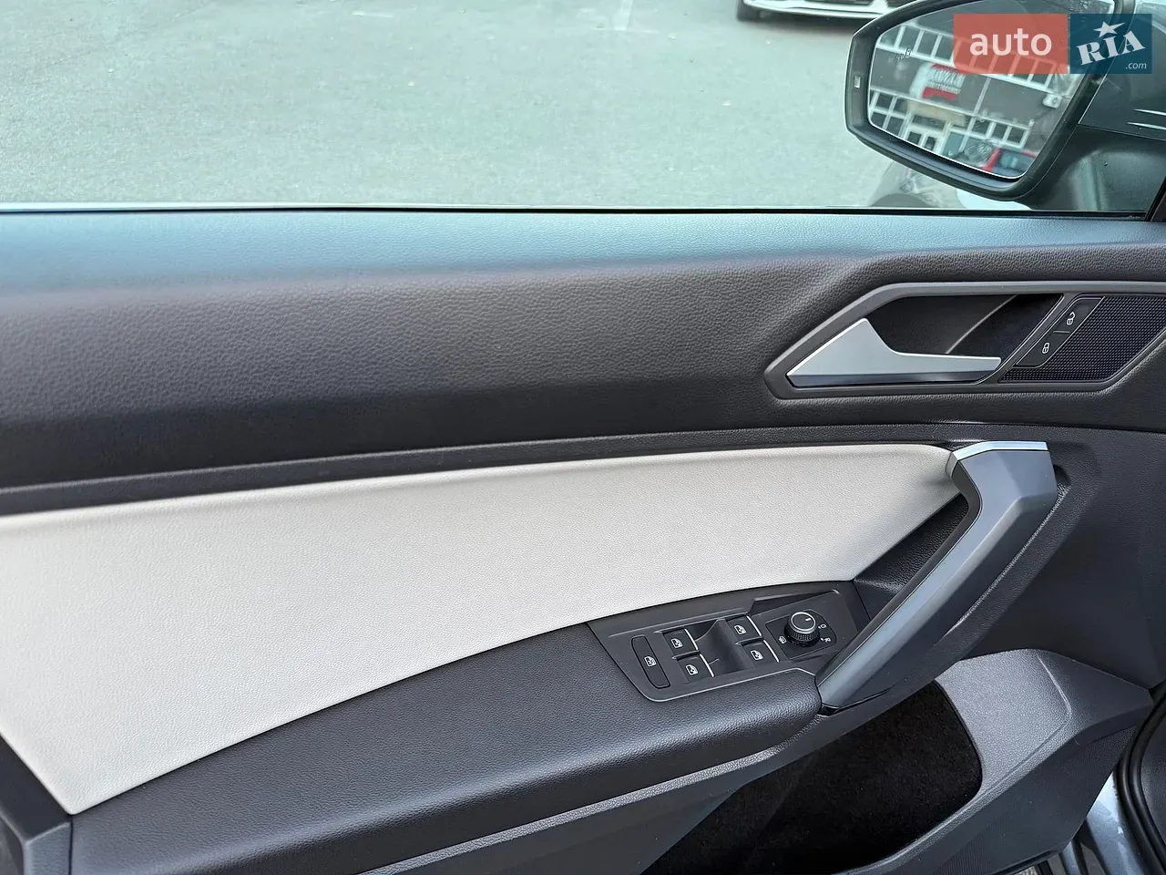 Volkswagen Tiguan 2019 photo 2