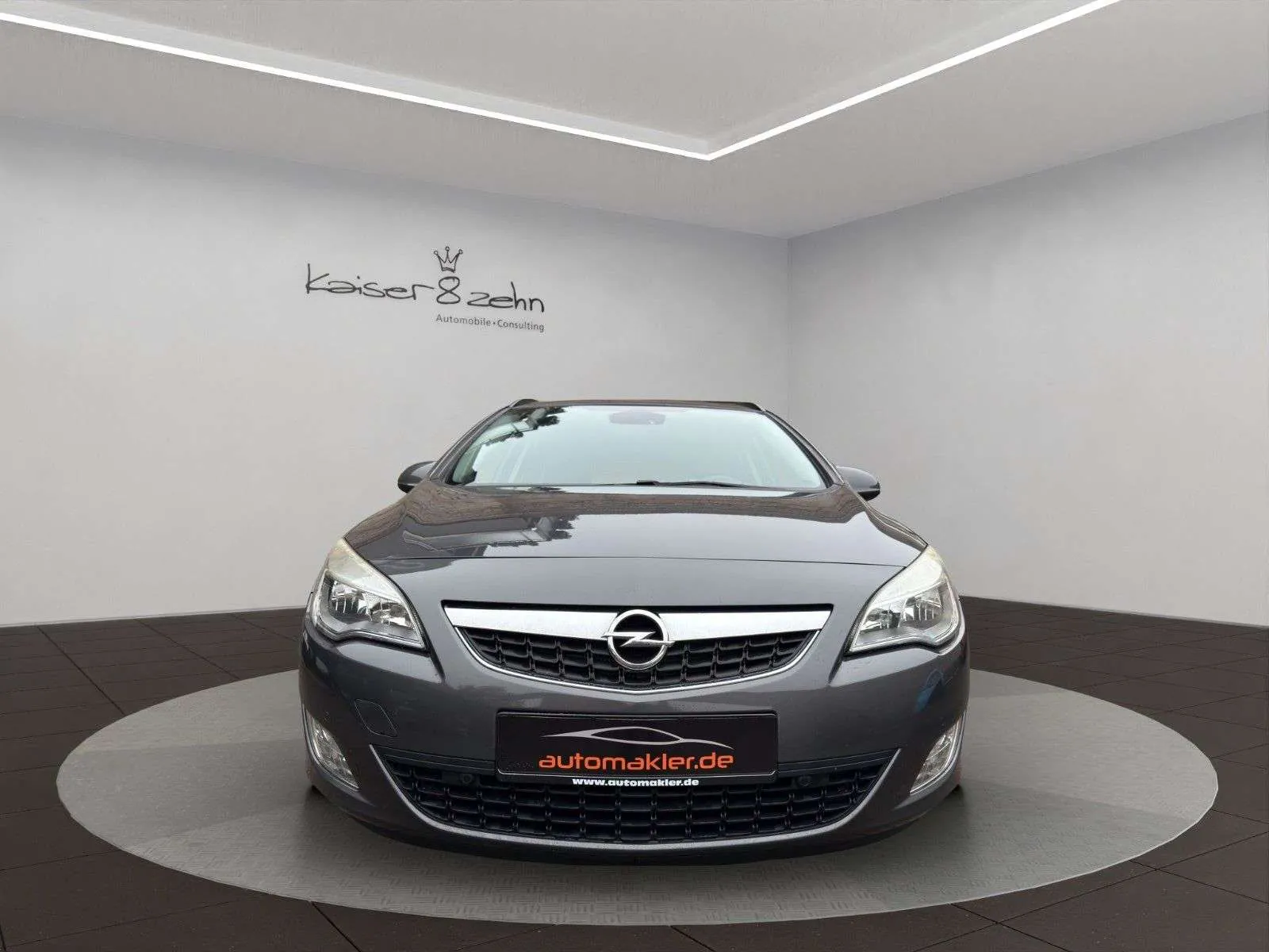 Opel Astra J 2012 photo 4