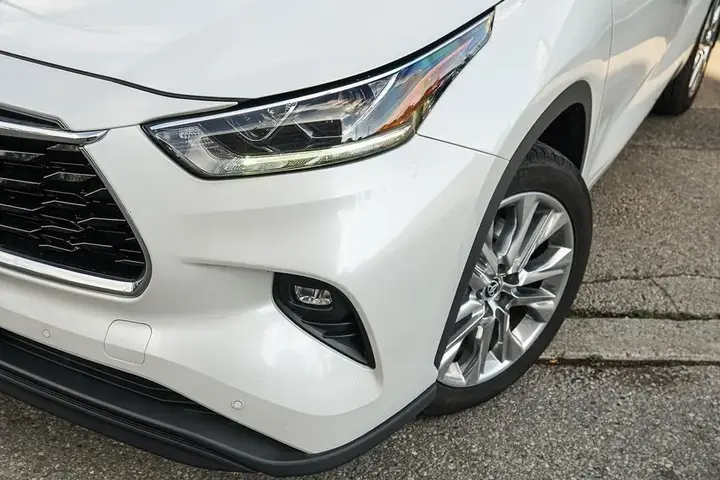Toyota Highlander 2023 photo 4