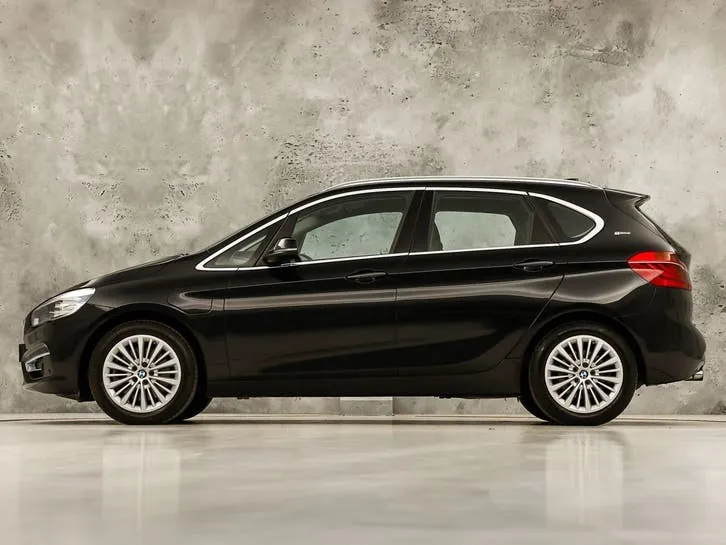 BMW 2 Series Active Tourer 2016 photo 2