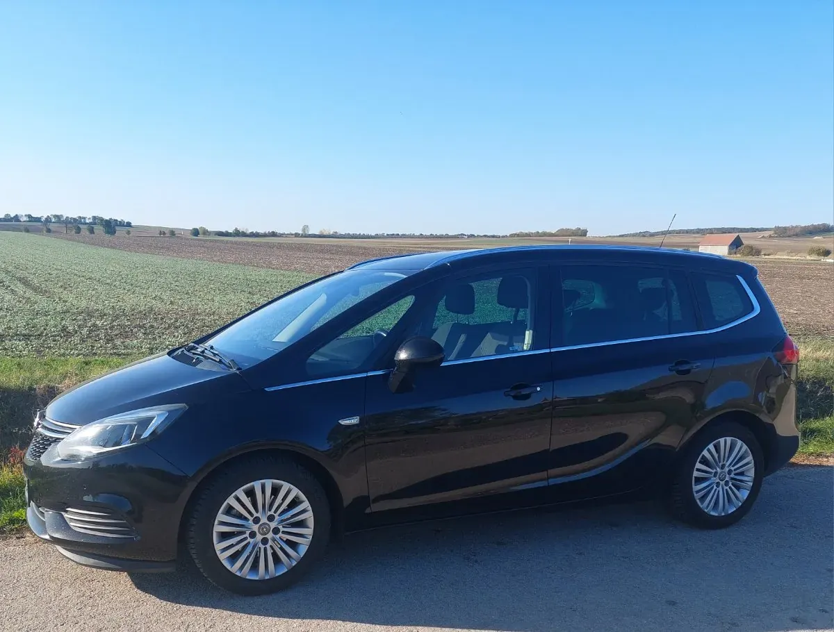 Opel Zafira 2018 photo 3