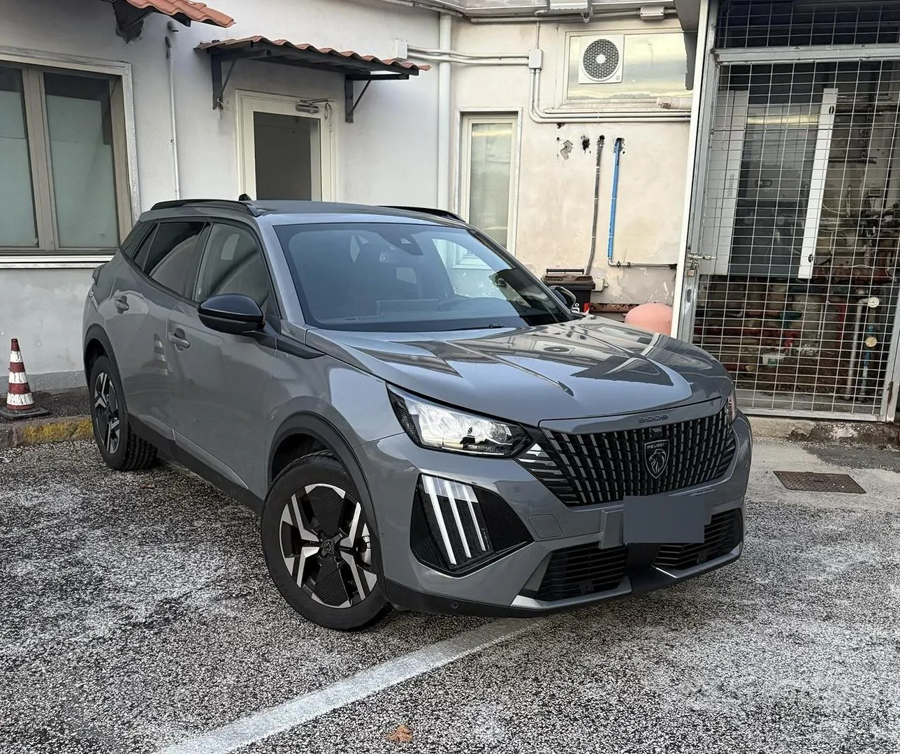 Peugeot 2008 2024 photo 3