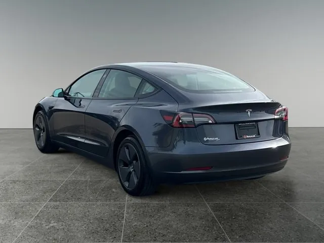 Tesla Model 3 2023 photo 4
