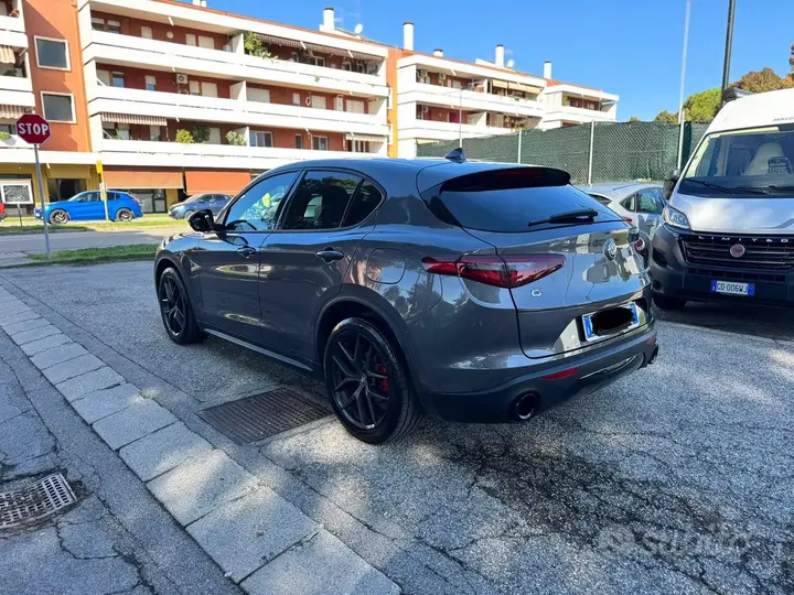 Alfa Romeo Stelvio 2022 photo 2