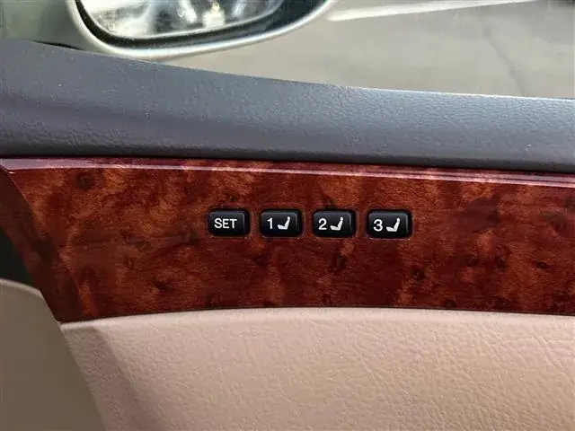 Toyota Crown 2005 photo 4