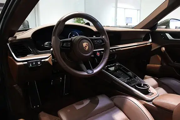 Porsche 911 Targa 4 Gts 2025 photo 5
