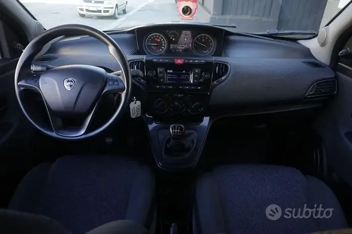 Lancia Ypsilon 2021 photo 2