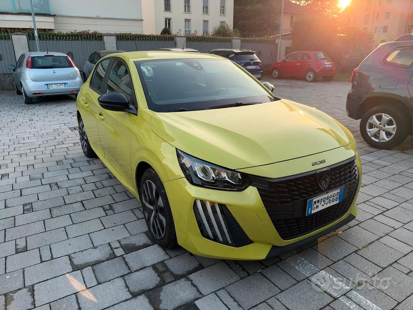 Peugeot 208 2024 photo 2