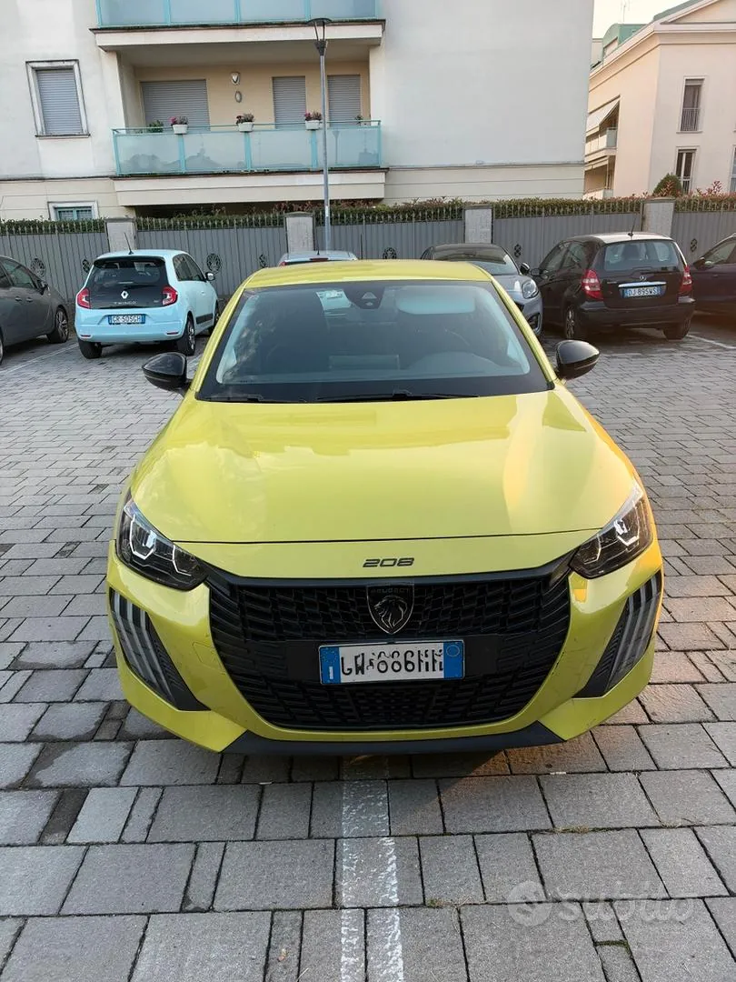 Peugeot 208