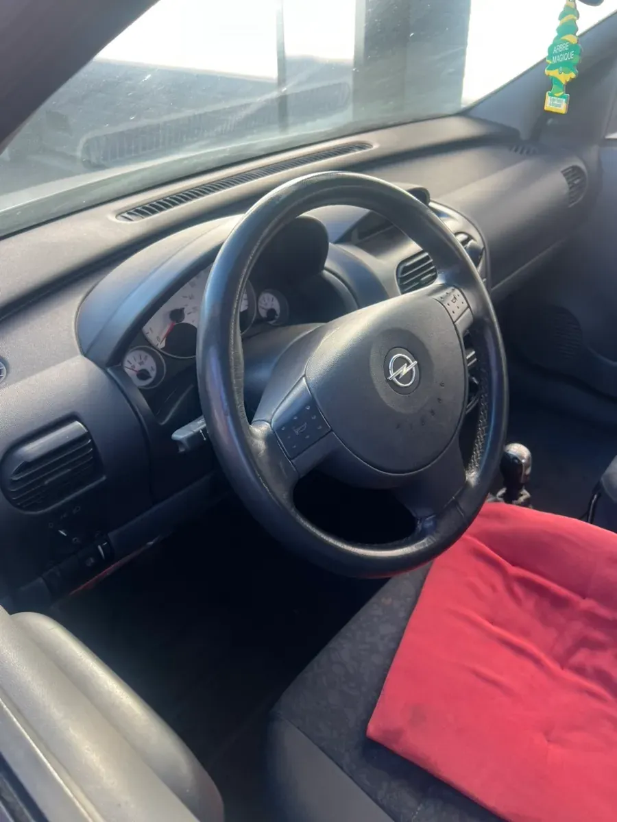 Opel Corsa 2004 photo 2