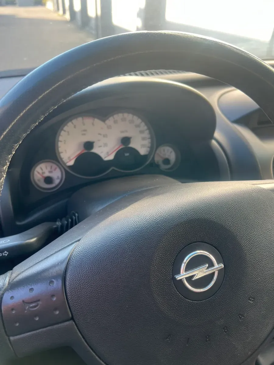 Opel Corsa 2004 photo 3