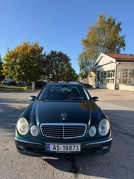 Mercedes-Benz E200 2004 photo 2