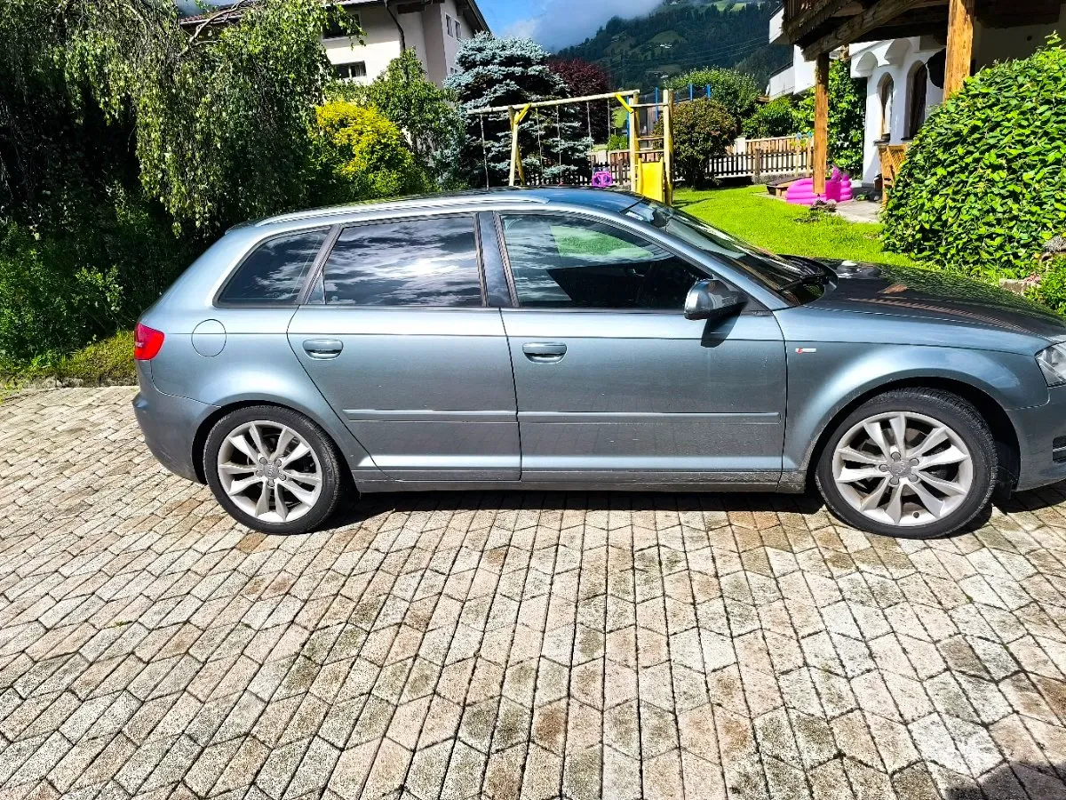 Audi A3 2011 photo 3