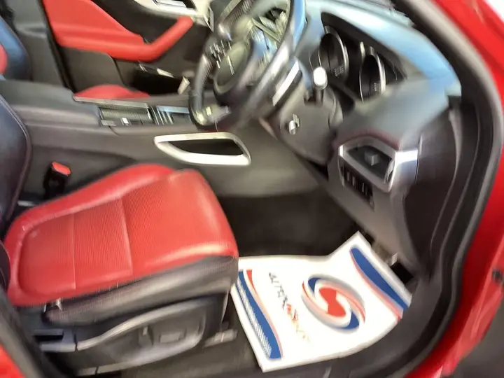 Jaguar F-Pace 2018 photo 3