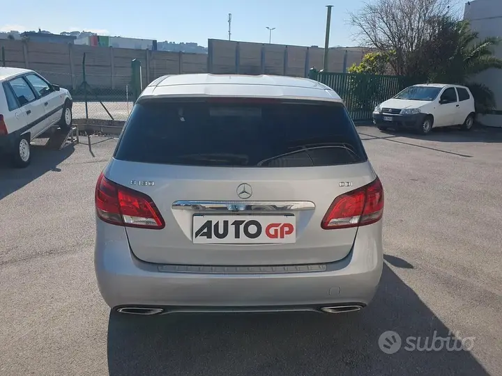 Mercedes-Benz B 180 Cdi 2015 photo 5