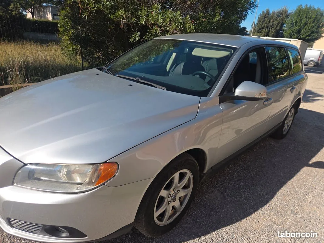 Volvo V70 2009 photo 2