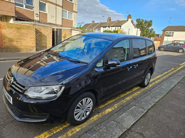 Volkswagen Sharan 2019 photo 2