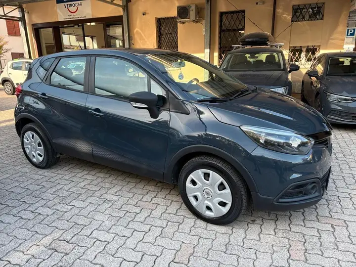 Renault Captur 2016 photo 2