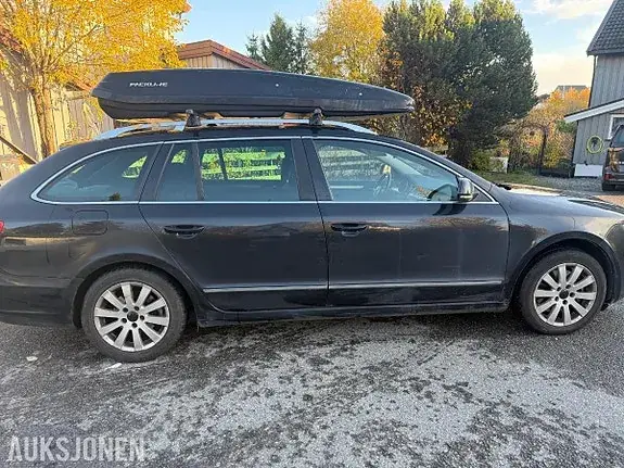 Skoda Superb 2013 photo 2