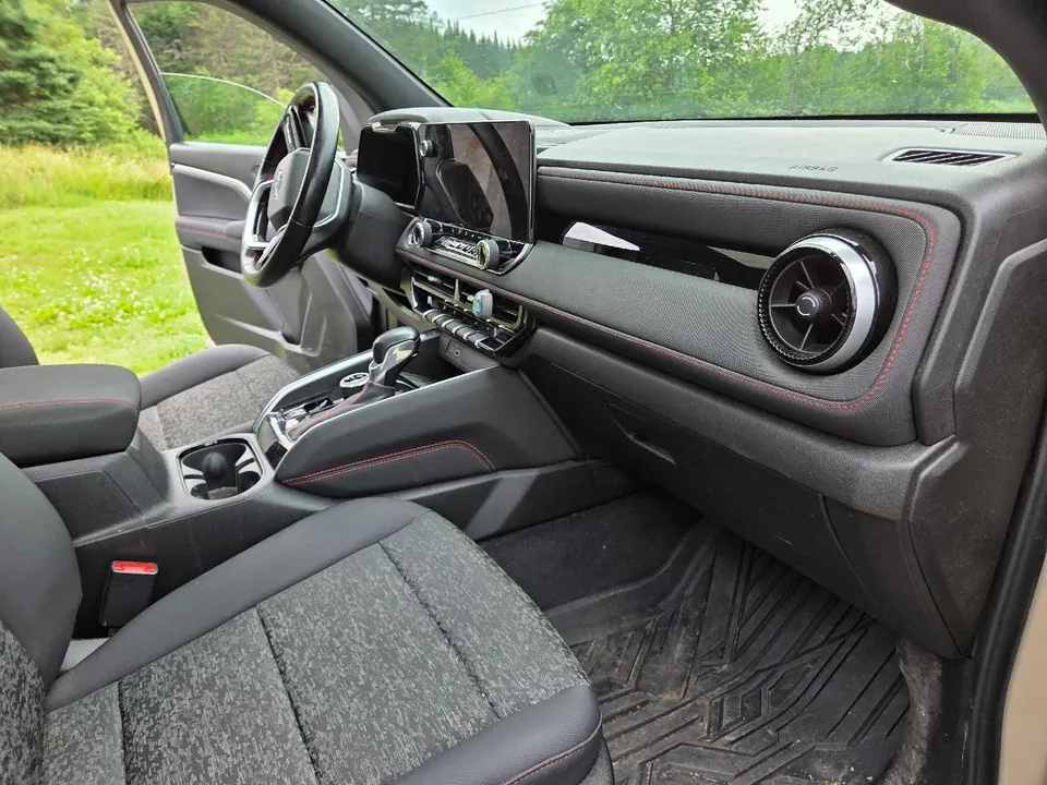 Chevrolet Colorado 2024 photo 3