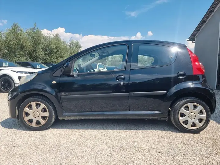 Peugeot 107 2009 photo 4