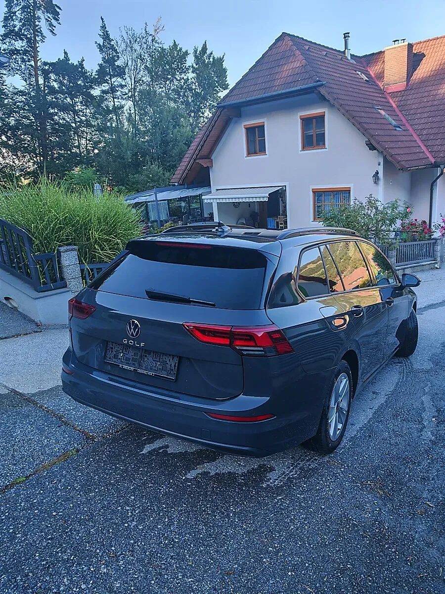 Volkswagen Golf 2022 photo 2