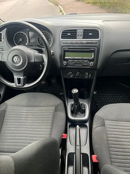 Volkswagen Polo 2011 photo 5