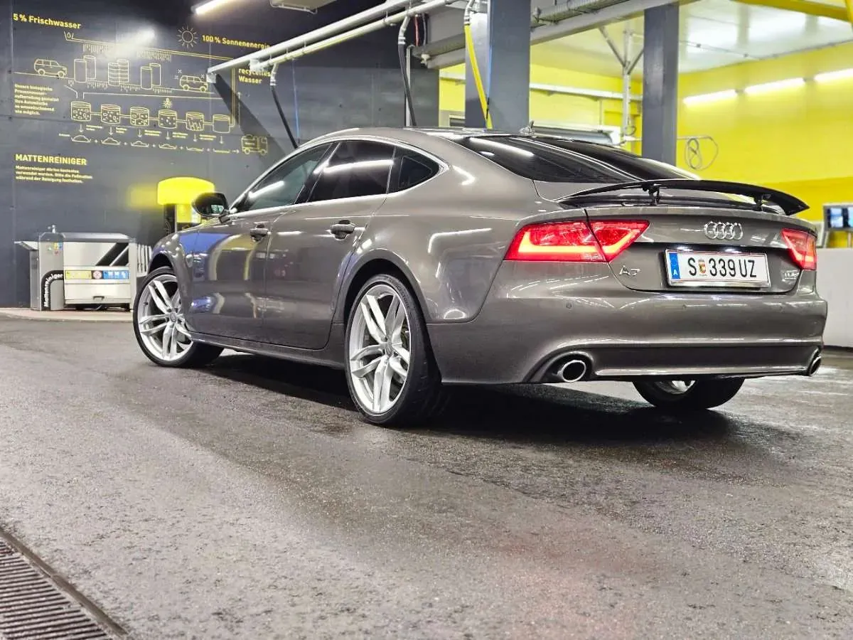 Audi A7 2011 photo 2