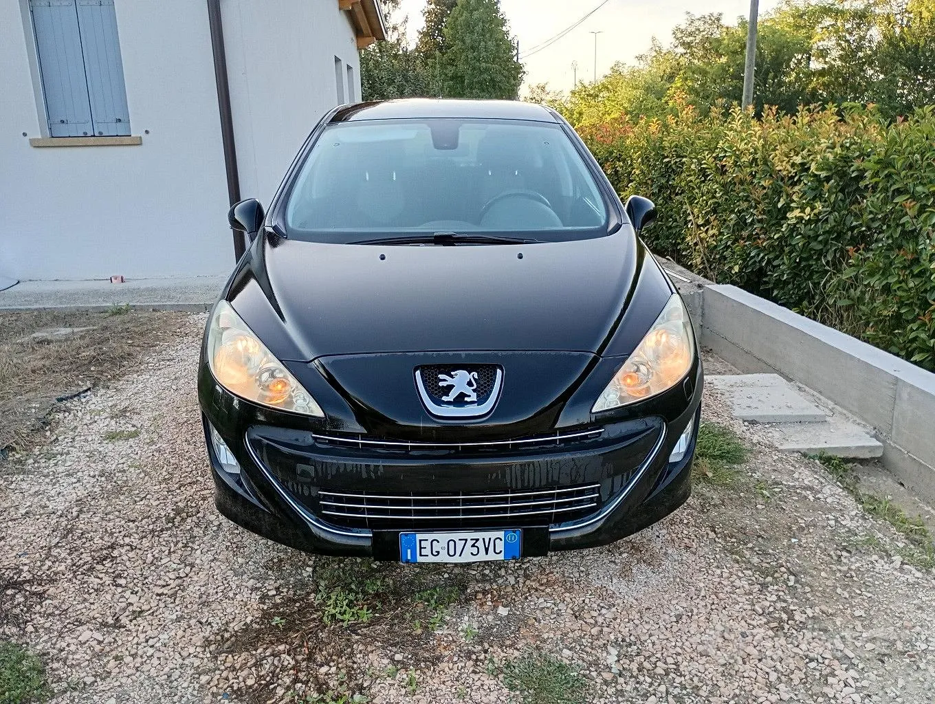 Peugeot 308 2011 photo 3