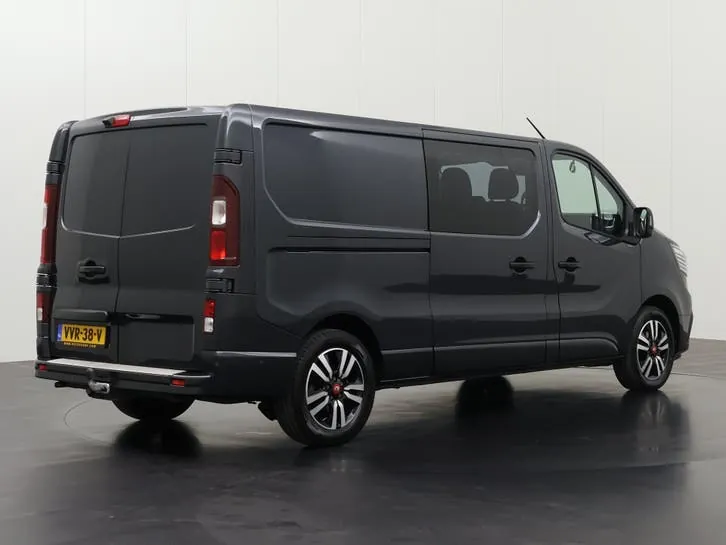 Renault Trafic 2023 photo 2