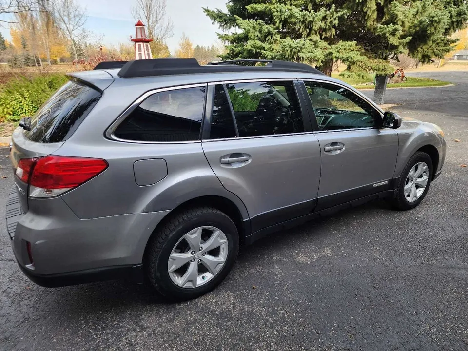Subaru Outback 2010 photo 4