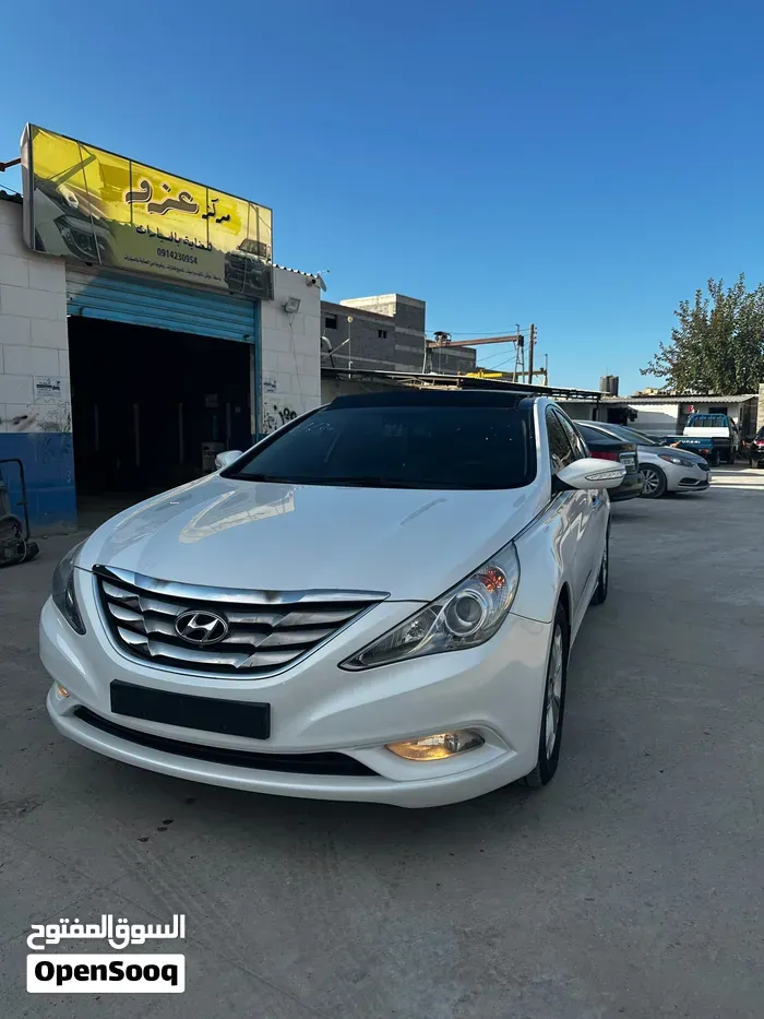 Hyundai Sonata 2011 photo 2
