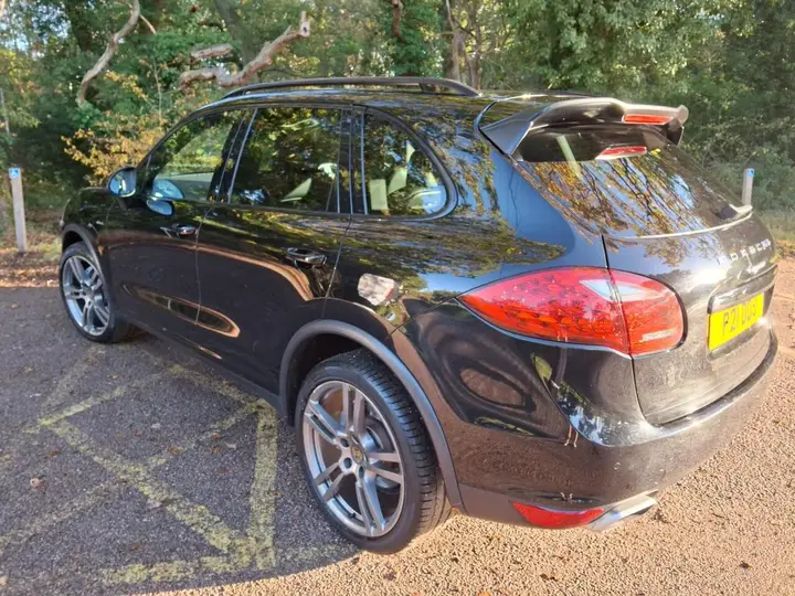 Porsche Cayenne 2012 photo 3