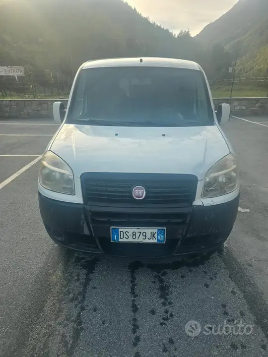 Fiat Doblo 2009 photo 2