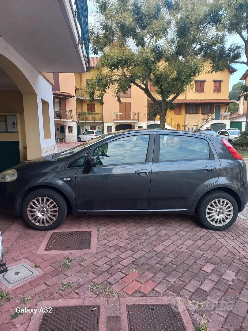 Fiat Punto 2009 photo 4